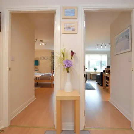 Tatil Evi Riverside Retreat, Whitehall Landing Whitby